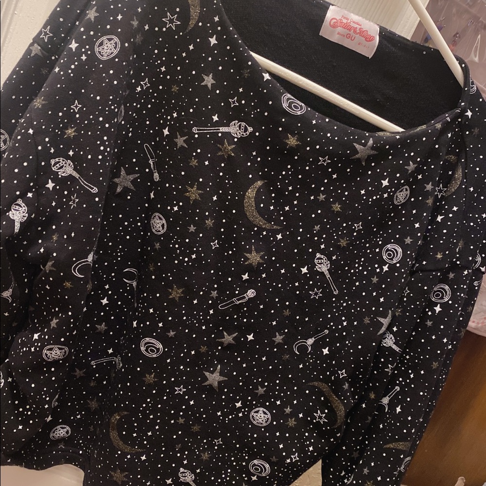 Sailor Moon x GU collab sweater!